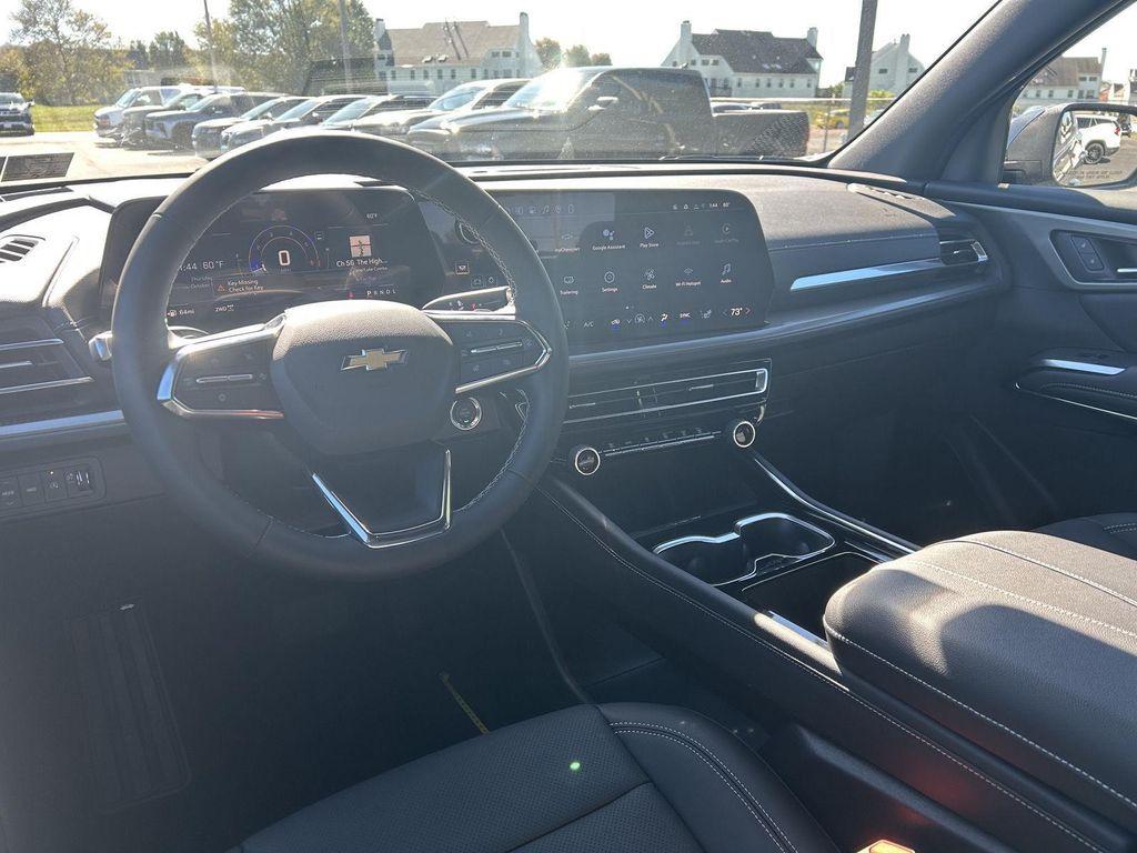 new 2026 Chevrolet Traverse car, priced at $47,215
