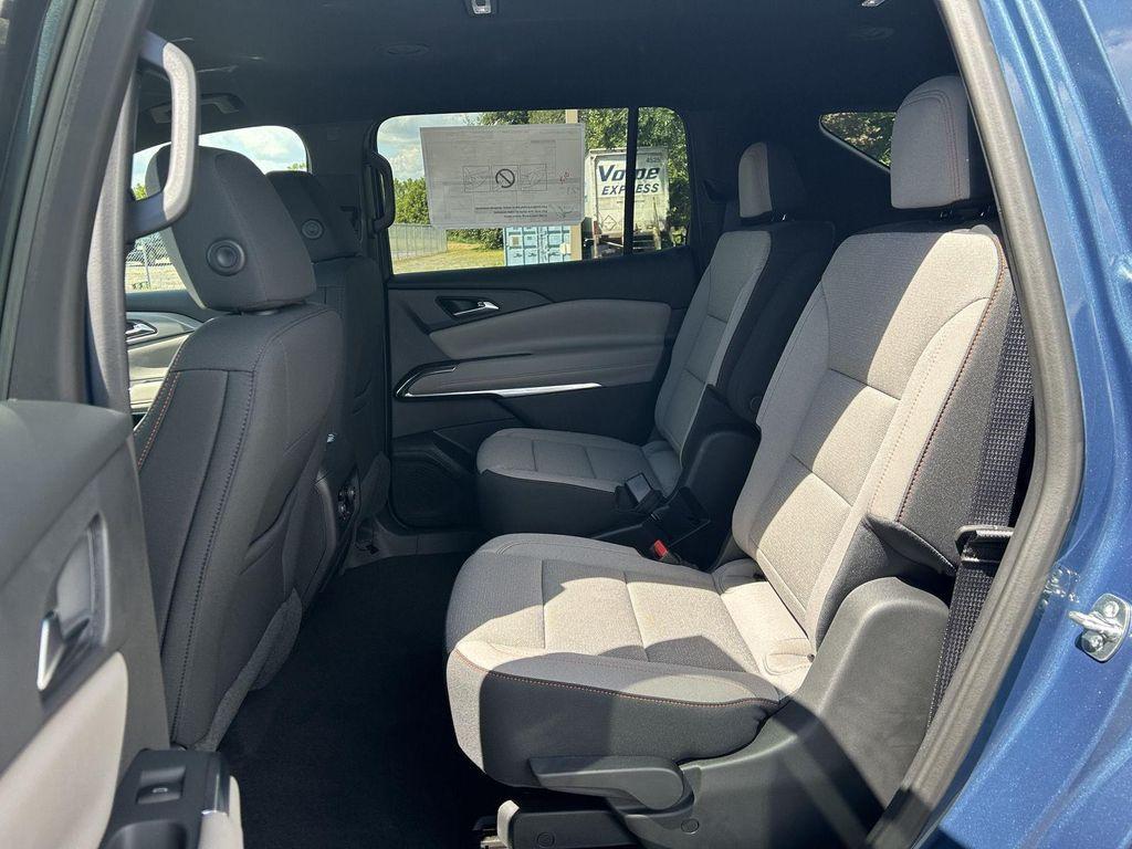 new 2025 Chevrolet Traverse car, priced at $45,880