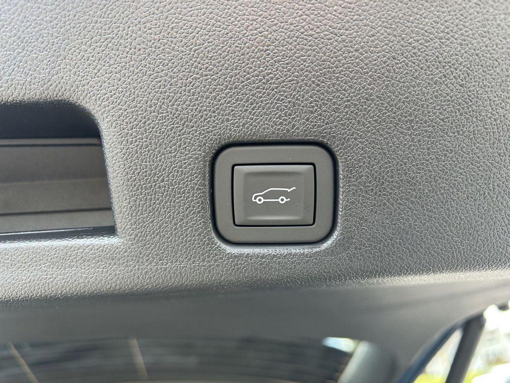 new 2025 Chevrolet Traverse car, priced at $45,880