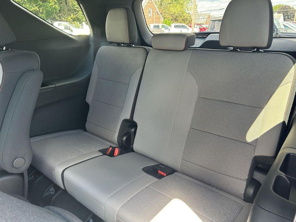 new 2025 Chevrolet Traverse car, priced at $45,880