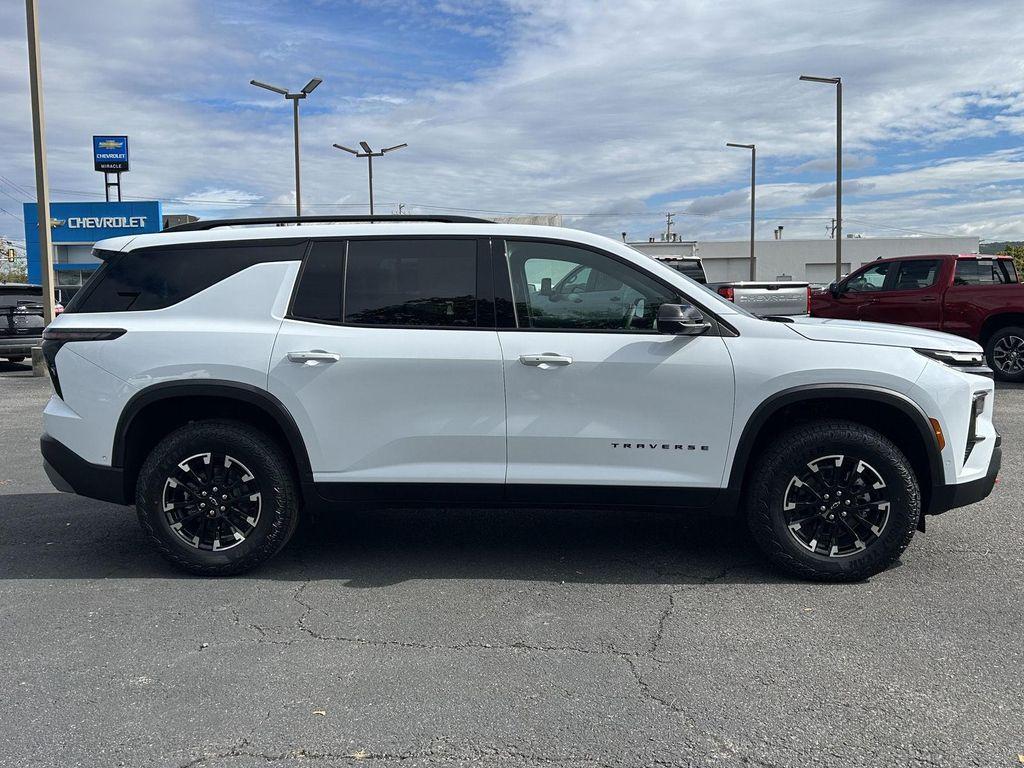 new 2026 Chevrolet Traverse car, priced at $58,450