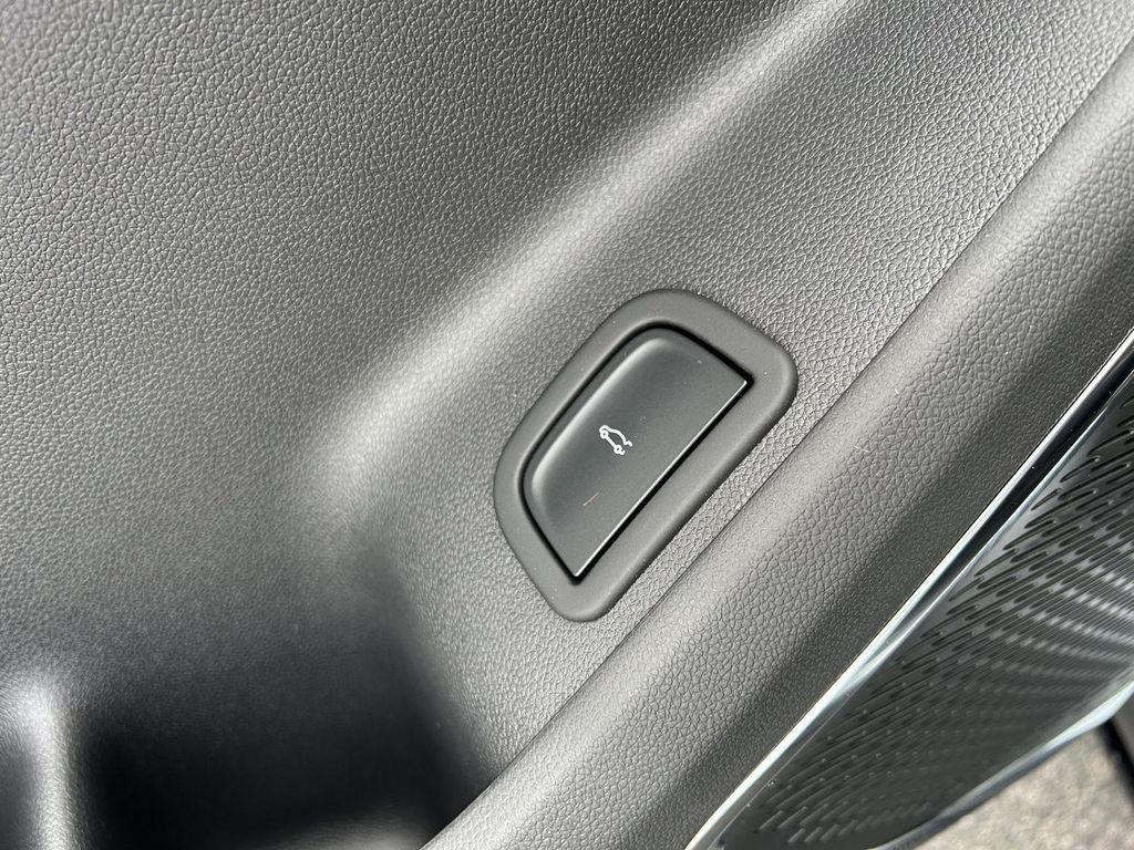 new 2026 Chevrolet Traverse car, priced at $58,450