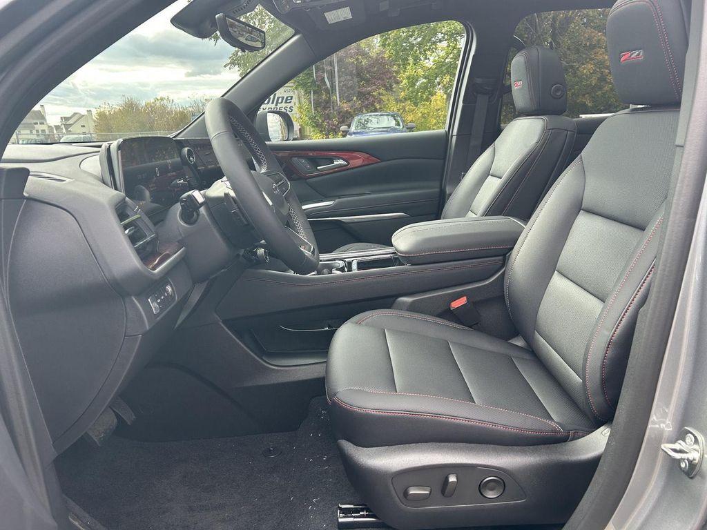 new 2026 Chevrolet Traverse car, priced at $53,715