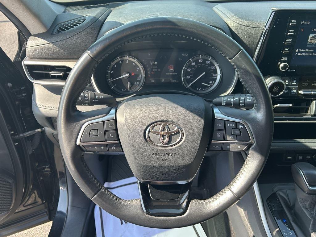 used 2020 Toyota Highlander car, priced at $31,550