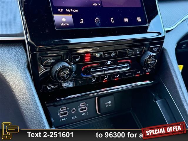 new 2025 Jeep Grand Cherokee car, priced at $43,575