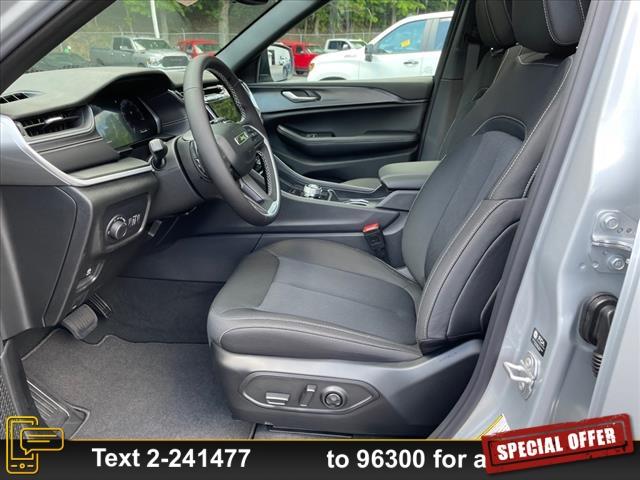 new 2024 Jeep Grand Cherokee car, priced at $35,591