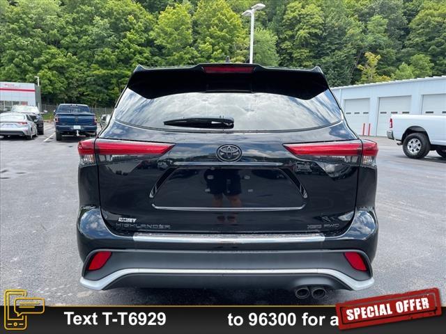 used 2022 Toyota Highlander car, priced at $38,698