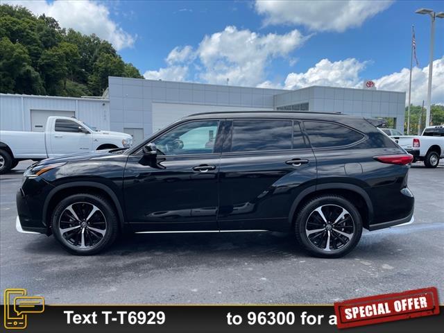 used 2022 Toyota Highlander car, priced at $38,698