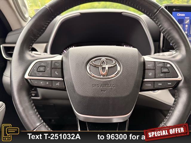 used 2022 Toyota Highlander Hybrid car, priced at $30,999