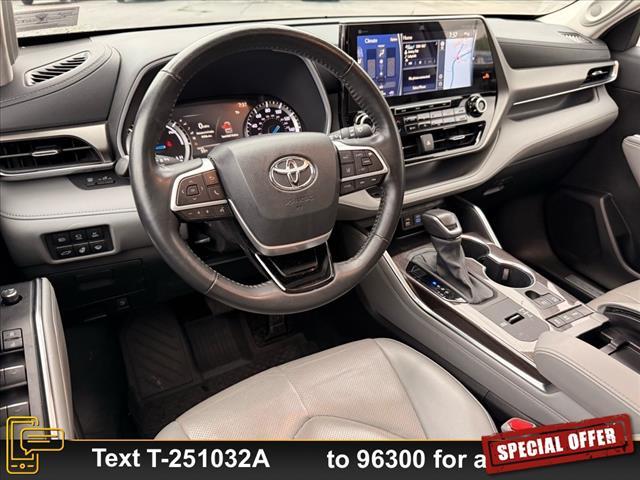 used 2022 Toyota Highlander Hybrid car, priced at $30,999