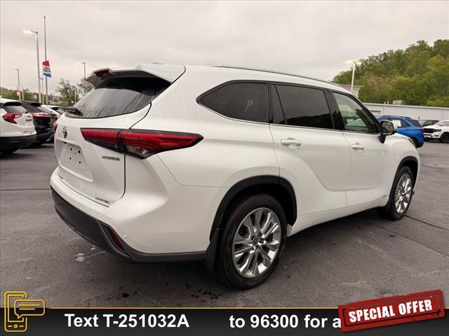 used 2022 Toyota Highlander Hybrid car, priced at $30,999