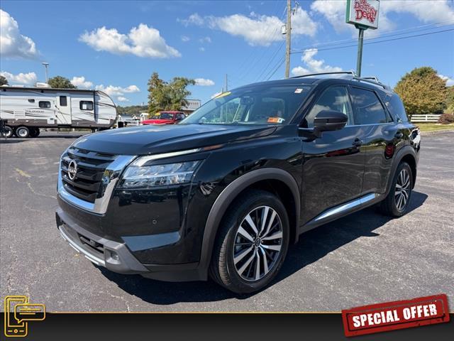 used 2022 Nissan Pathfinder car, priced at $35,999