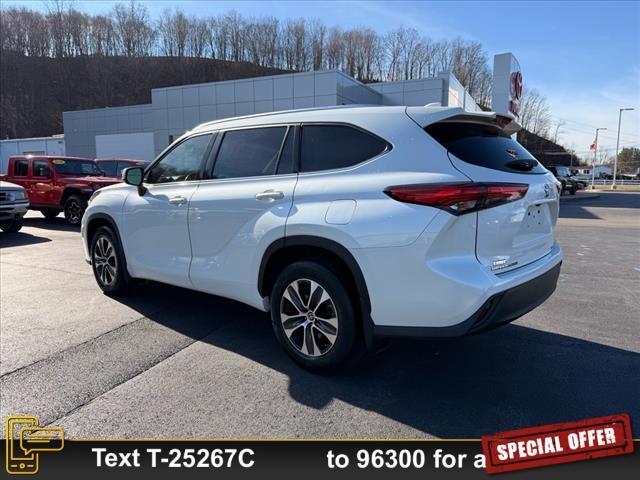 used 2020 Toyota Highlander car, priced at $28,289