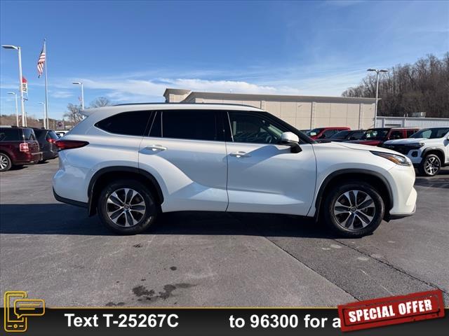 used 2020 Toyota Highlander car, priced at $28,289