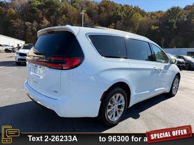 used 2022 Chrysler Pacifica car