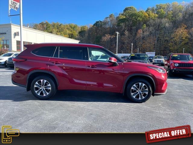 used 2021 Toyota Highlander car, priced at $34,650