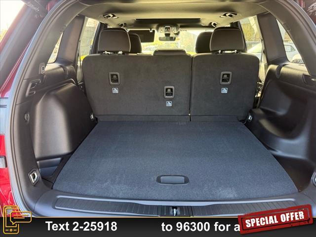 new 2025 Jeep Grand Cherokee car, priced at $41,915