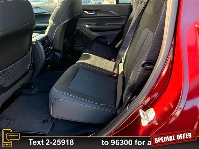 new 2025 Jeep Grand Cherokee car, priced at $41,915