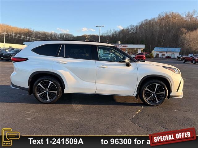 used 2021 Toyota Highlander car, priced at $35,998