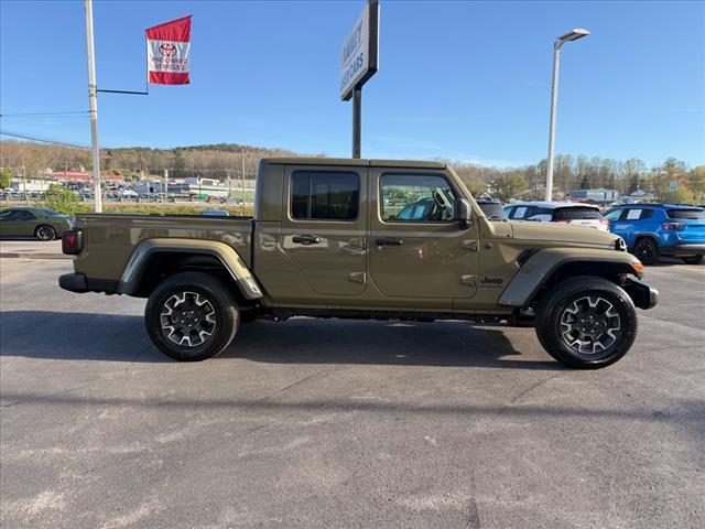 new 2025 Jeep Gladiator car, priced at $49,695