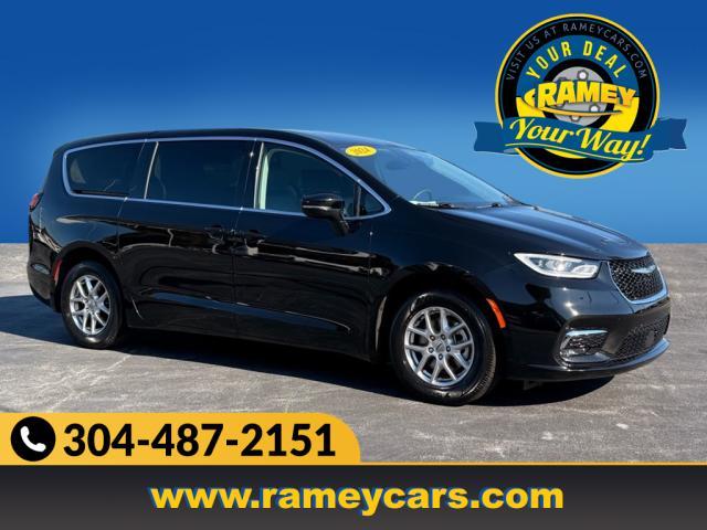 used 2024 Chrysler Pacifica car