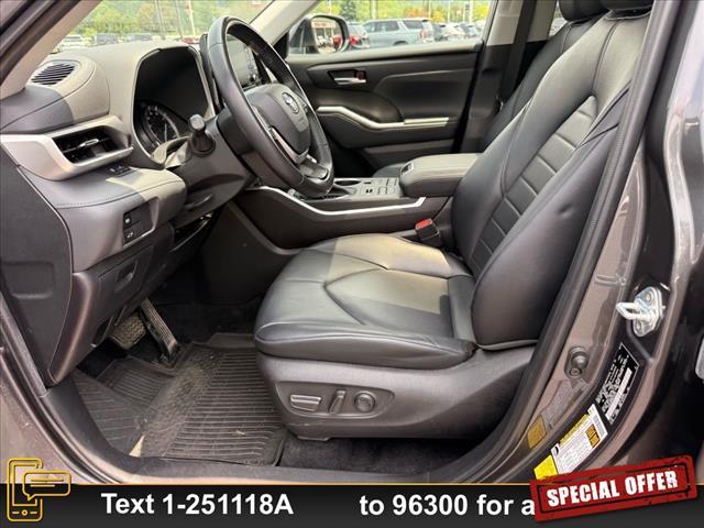 used 2022 Toyota Highlander car, priced at $37,881