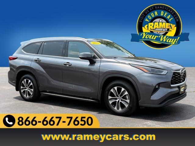 used 2022 Toyota Highlander car, priced at $37,881