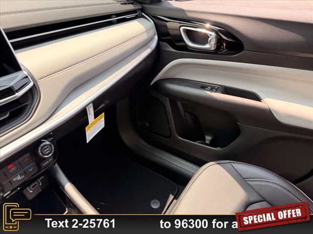 new 2025 Jeep Compass car, priced at $39,190