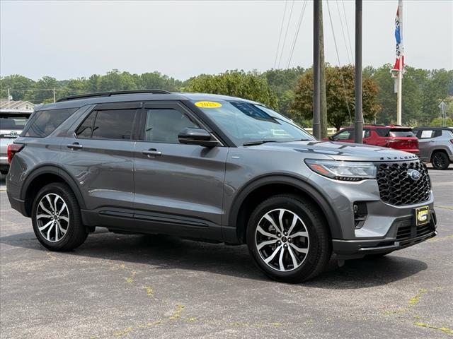 used 2025 Ford Explorer car, priced at $47,999