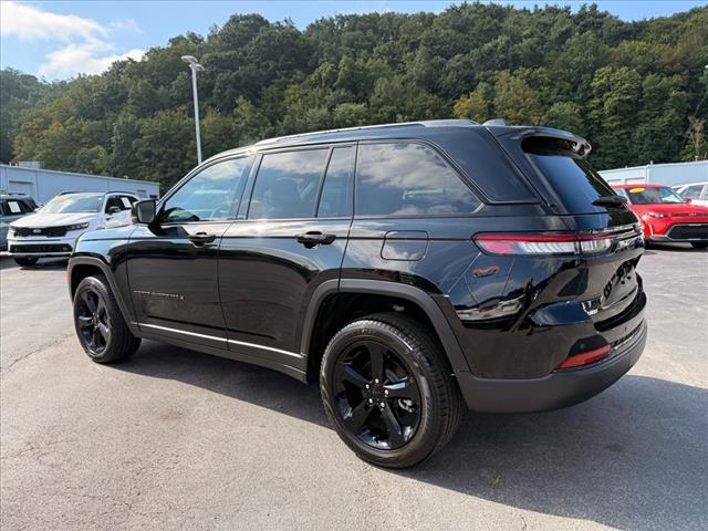 used 2025 Jeep Grand Cherokee car, priced at $45,999