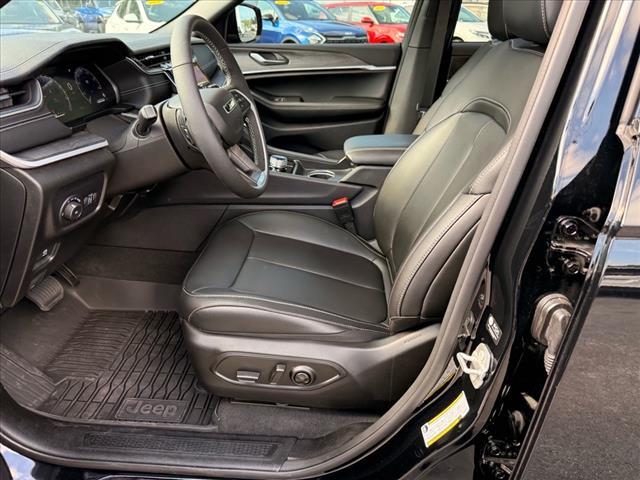 used 2025 Jeep Grand Cherokee car, priced at $45,999