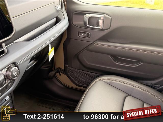 new 2025 Jeep Gladiator car, priced at $51,925