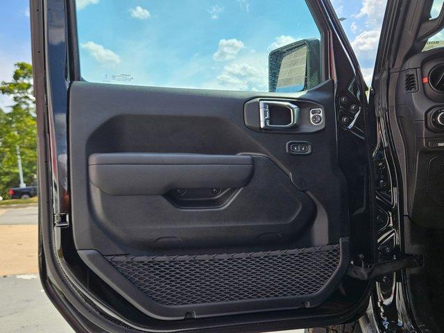 new 2025 Jeep Gladiator car, priced at $52,598
