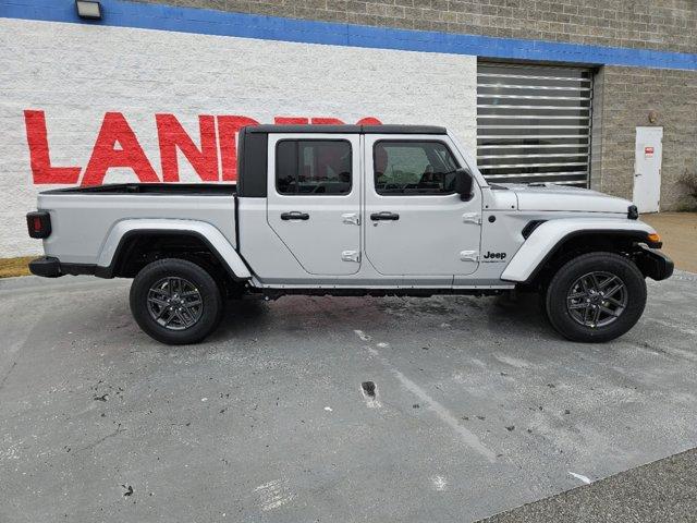 new 2024 Jeep Gladiator car, priced at $42,004