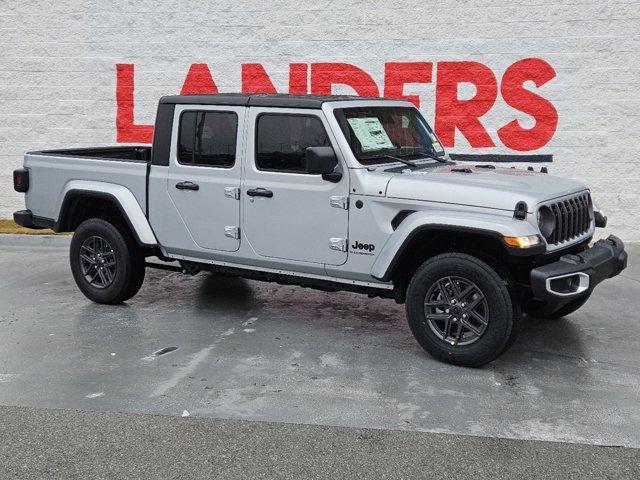 new 2024 Jeep Gladiator car, priced at $38,672