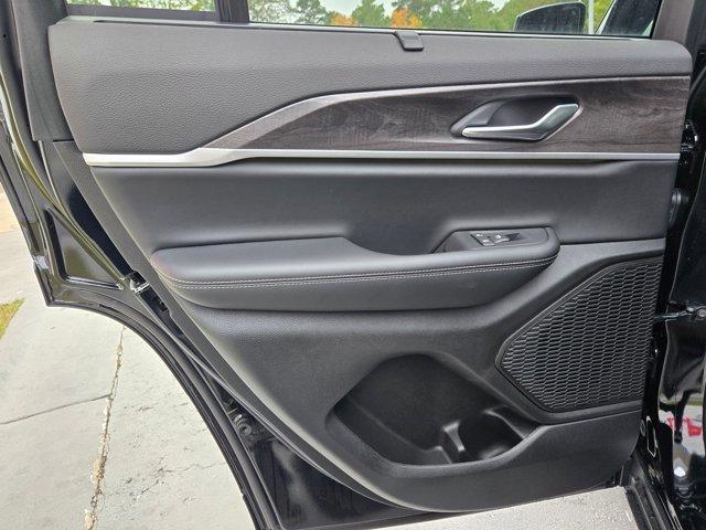 new 2025 Jeep Grand Cherokee car, priced at $52,835