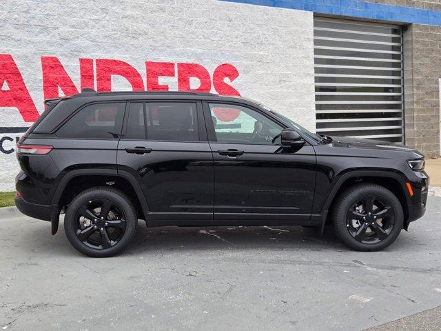 new 2025 Jeep Grand Cherokee car, priced at $52,835