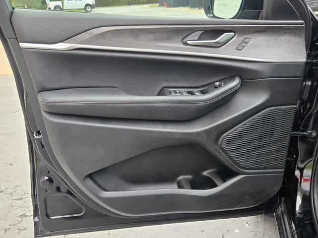 new 2025 Jeep Grand Cherokee car, priced at $52,835