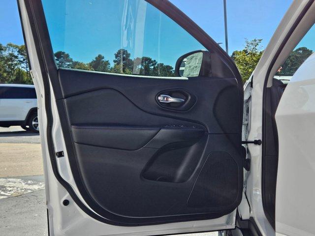 used 2022 Jeep Cherokee car, priced at $25,495