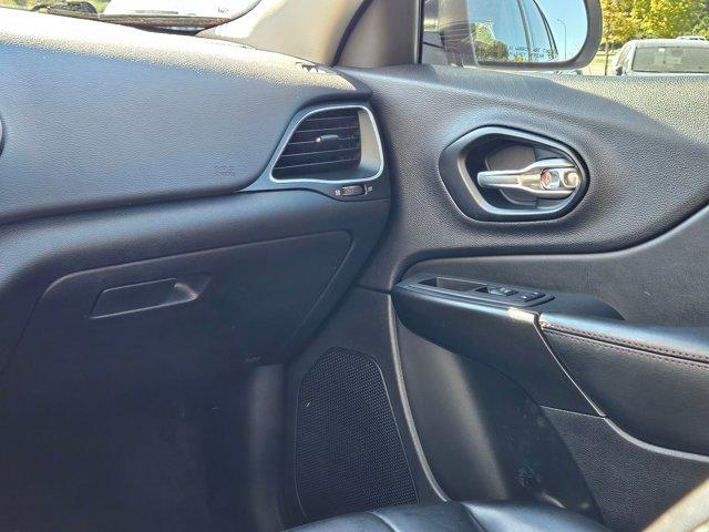 used 2022 Jeep Cherokee car, priced at $25,495