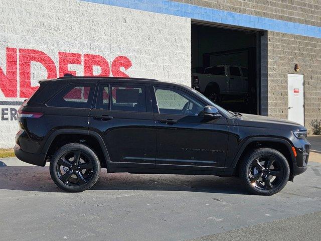 new 2025 Jeep Grand Cherokee car, priced at $47,474