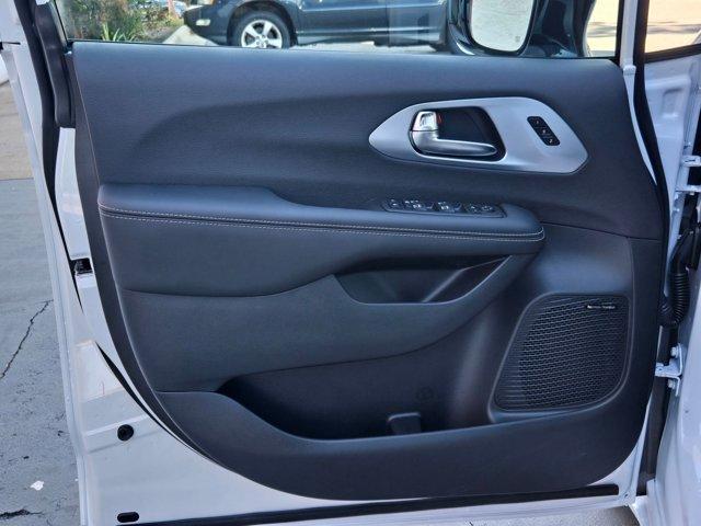 new 2026 Chrysler Pacifica car