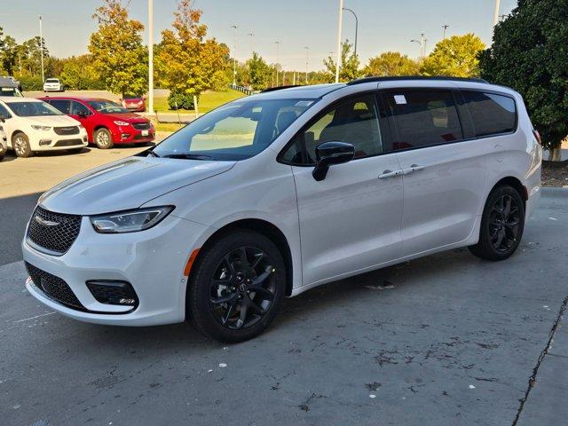 new 2026 Chrysler Pacifica car