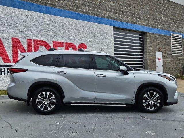 used 2021 Toyota Highlander car, priced at $34,995
