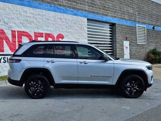 used 2024 Jeep Grand Cherokee car, priced at $37,496