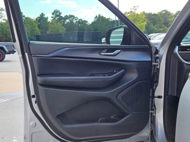 used 2024 Jeep Grand Cherokee car, priced at $37,496