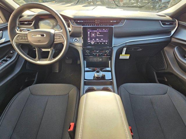 new 2025 Jeep Grand Cherokee car