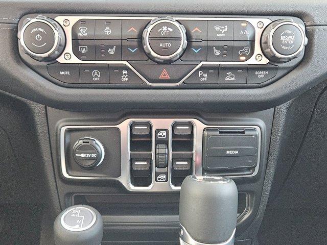 new 2025 Jeep Wrangler car, priced at $51,881