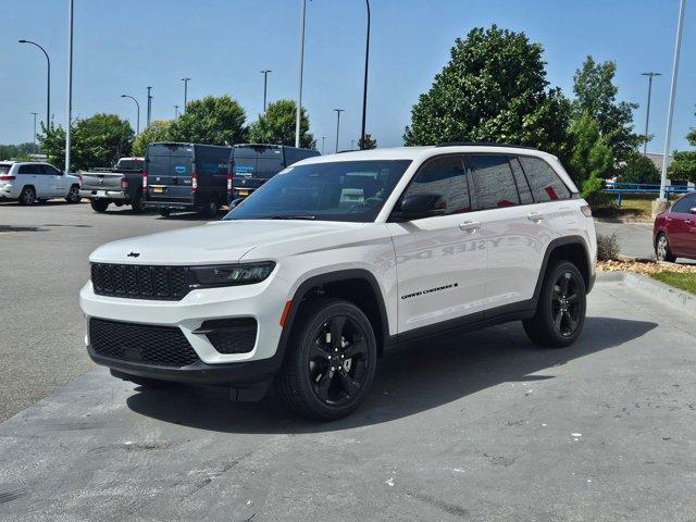 new 2024 Jeep Grand Cherokee car, priced at $41,676