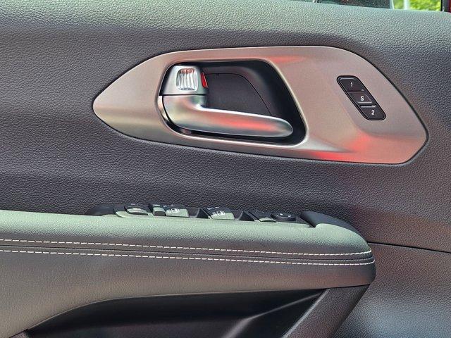 new 2025 Chrysler Pacifica car, priced at $42,247